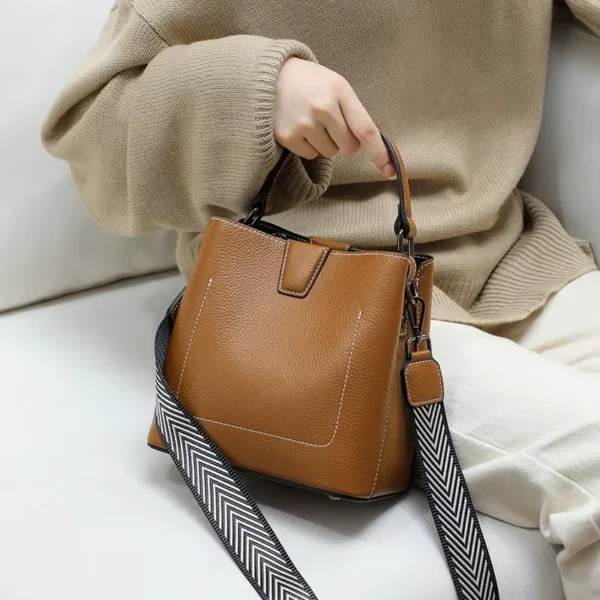 Popular New Trendy Leather Fashion Bucket Bag Simple Shoulder Messenger Bag Handbag - Image 4